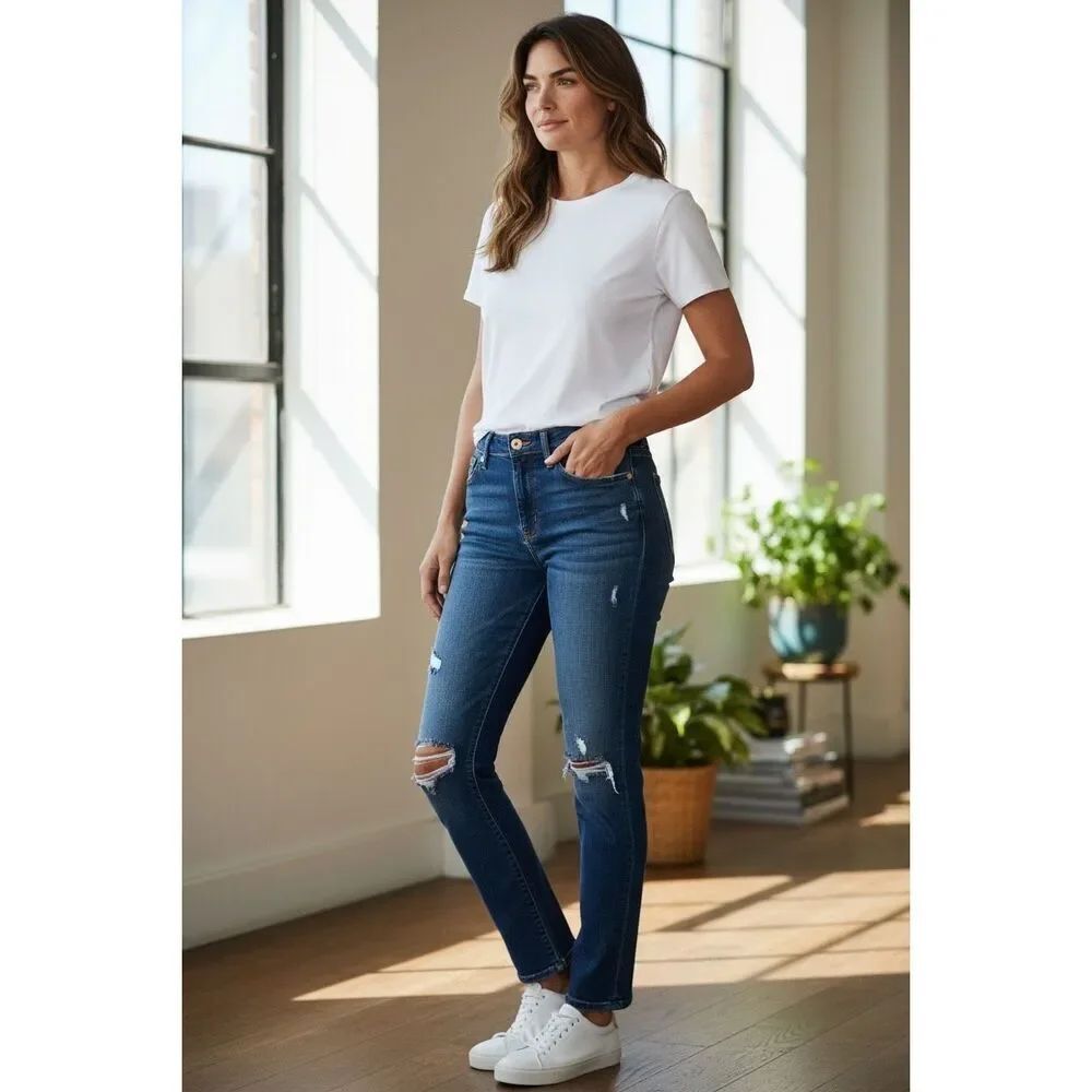✨Guess Medium Rise Skinny Sarah Fit Distressed Sz 30 Jeans✨